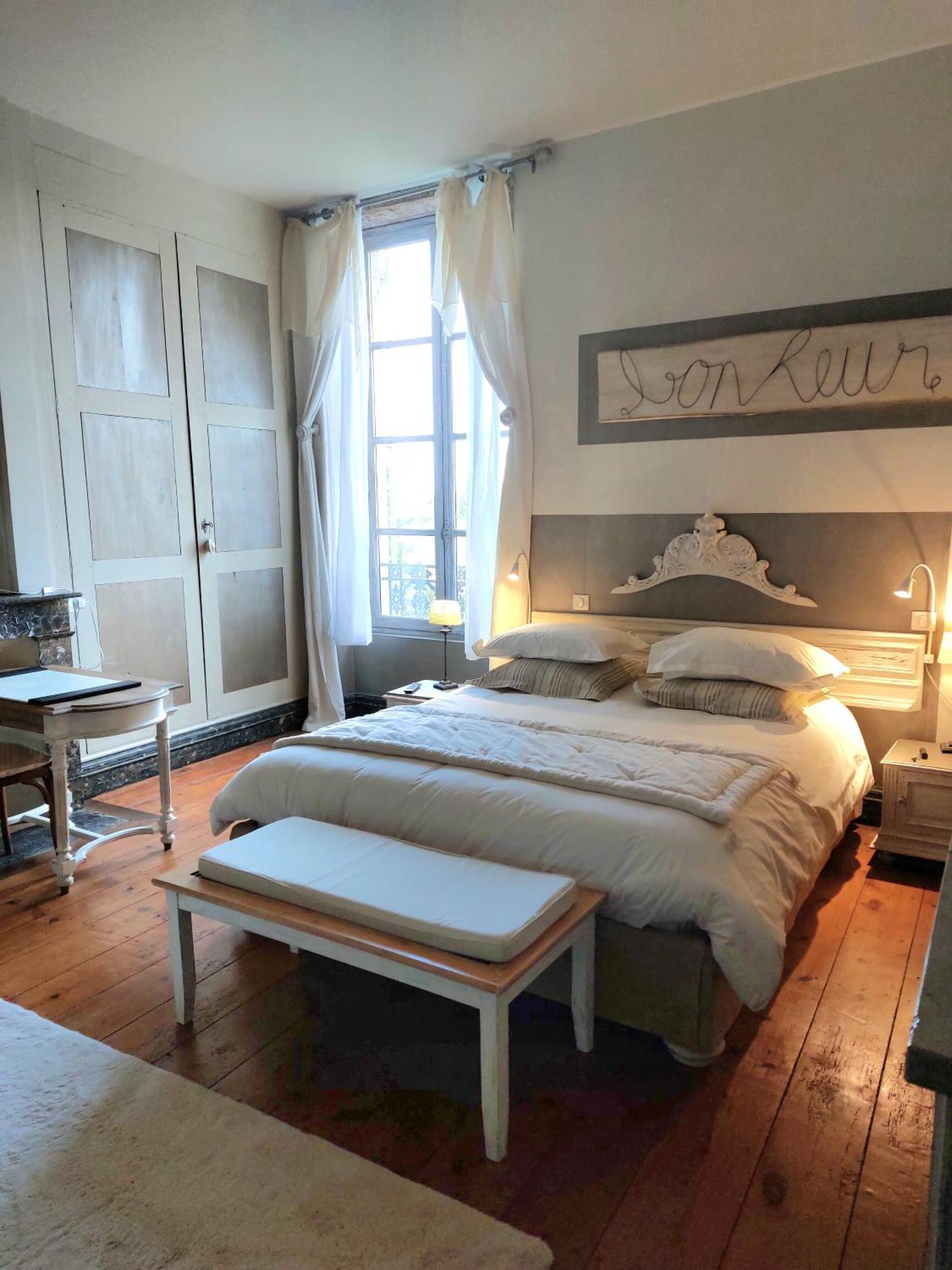 Au Bonheur d'Alphonse Bed and Breakfast Lusignan-Petit Eksteriør billede